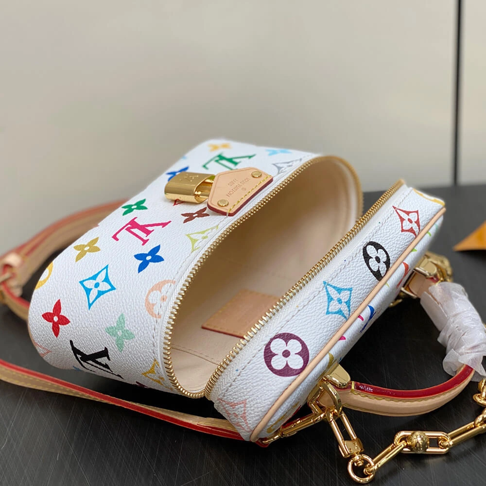 Versatile LV x TM Vanity Chain Pouch 471