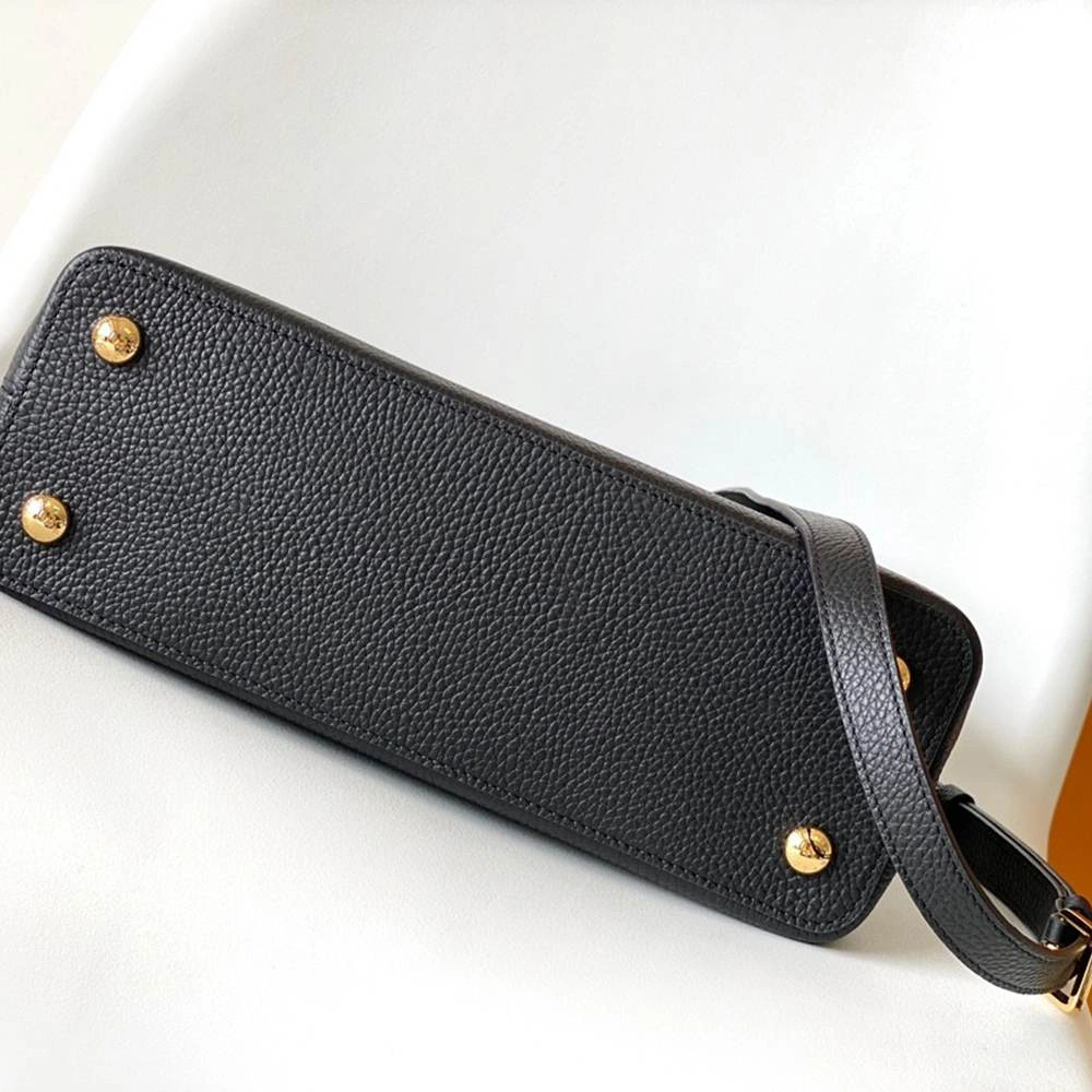 Louis Vuitton Capucines MM(high-end grade) Fashionable 111