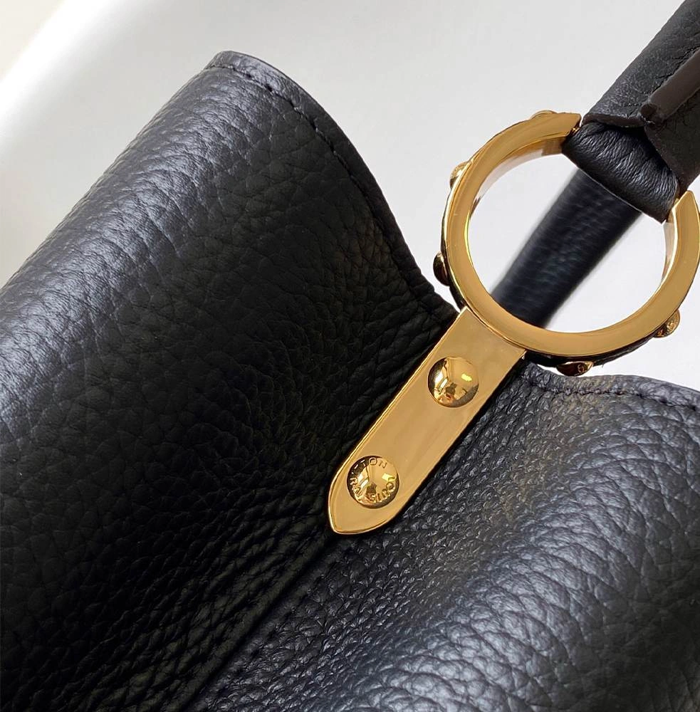 Louis Vuitton Capucines MM(high-end grade) Fashionable 111