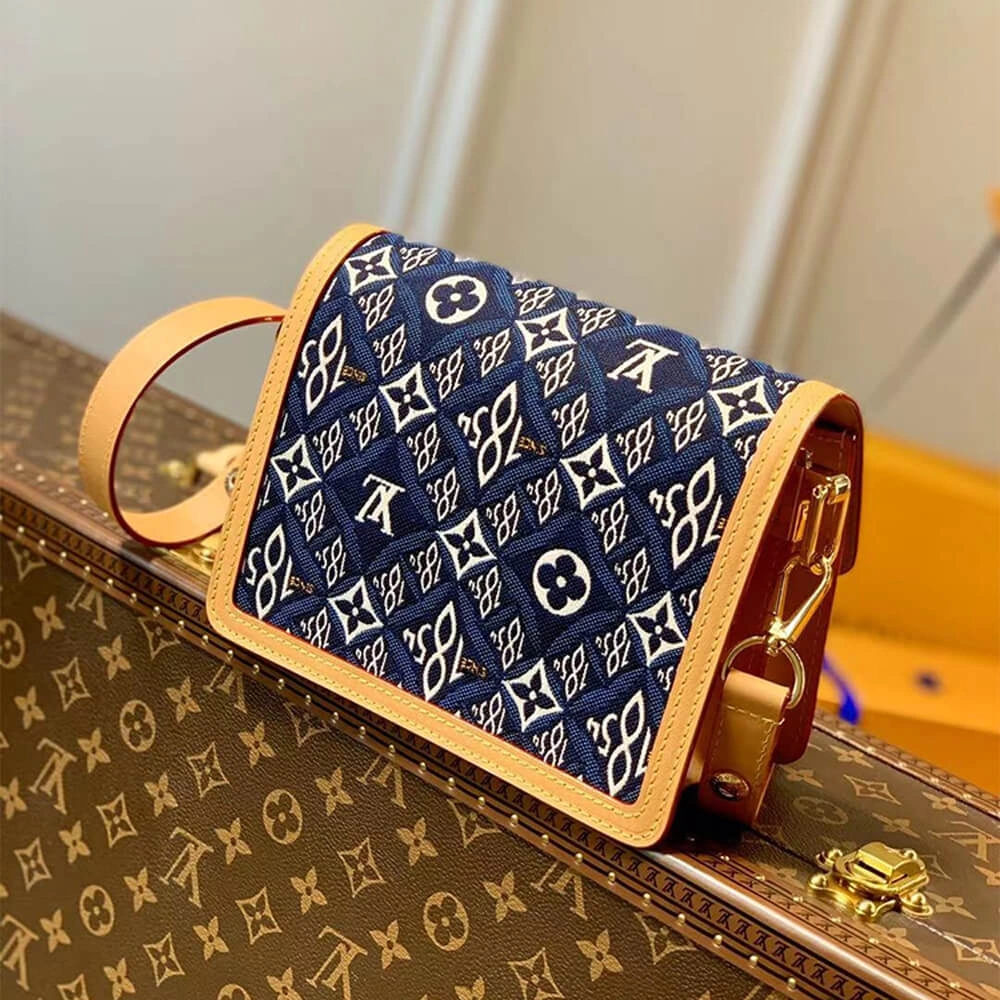 Louis Vuitton DAUPHINE mini handbag Chic 675