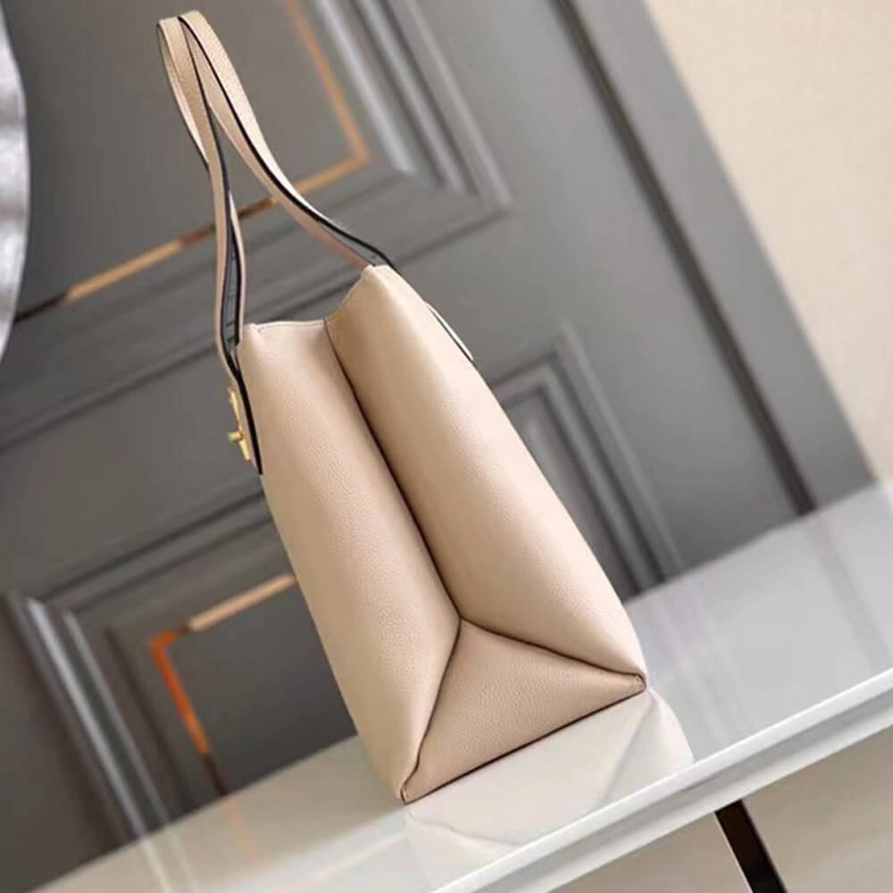 Louis Vuitton Lockme Shopper Bag Modern 759