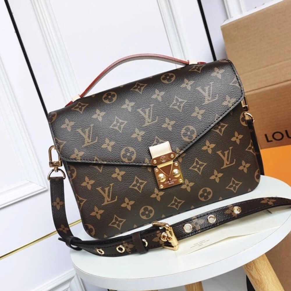 Louis Vuitton POCHETTE METIS ZipUp 670