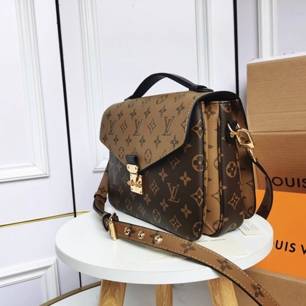 Louis Vuitton POCHETTE METIS Casual 678