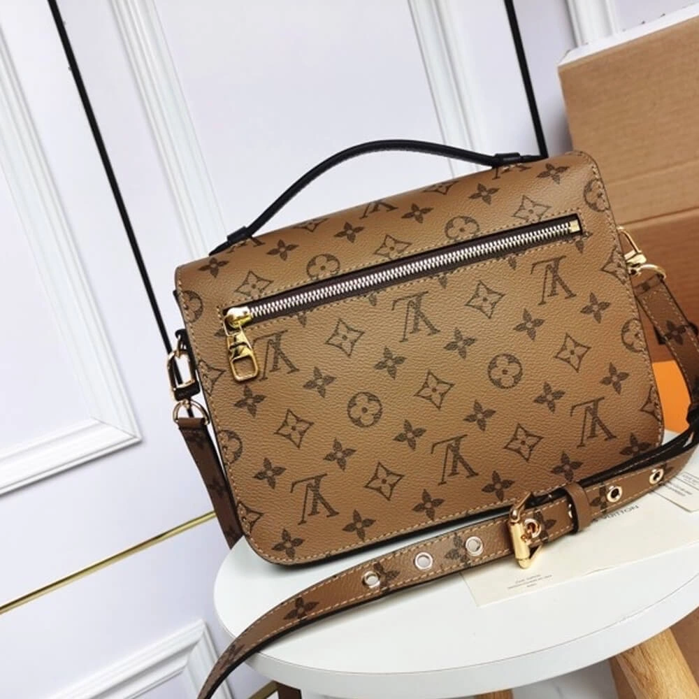 Louis Vuitton POCHETTE METIS Casual 678