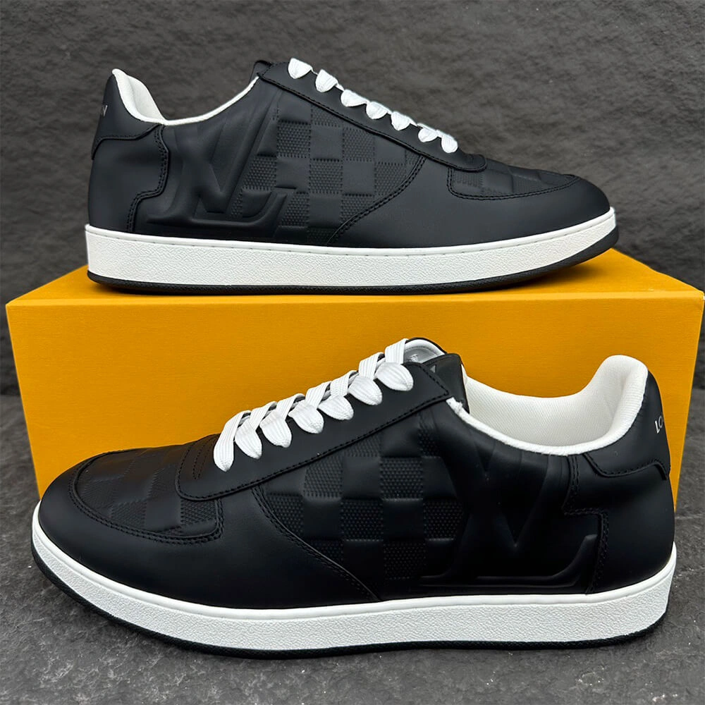 EasyMatch Louis Vuitton Rivoli Sneaker 3175