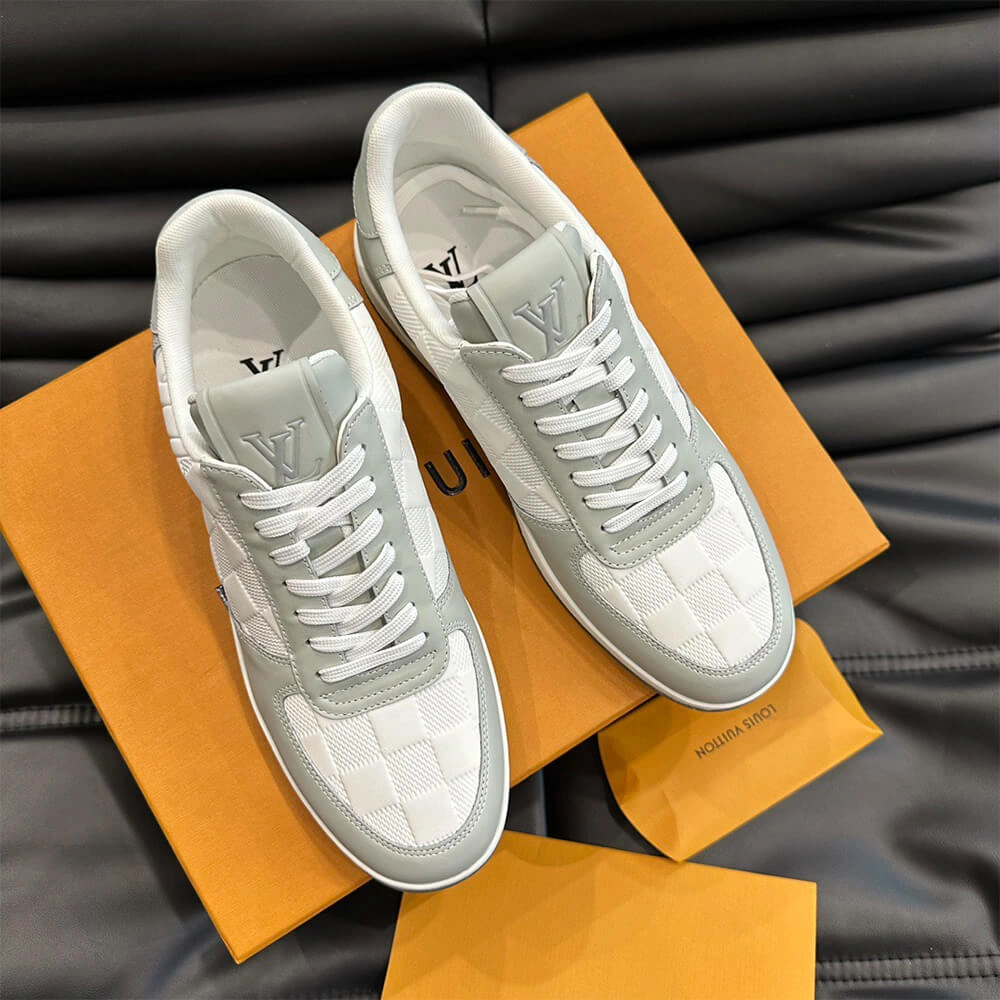 Louis Vuitton Rivoli Sneaker Durable 3245