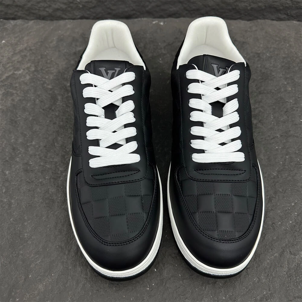 EasyMatch Louis Vuitton Rivoli Sneaker 3175
