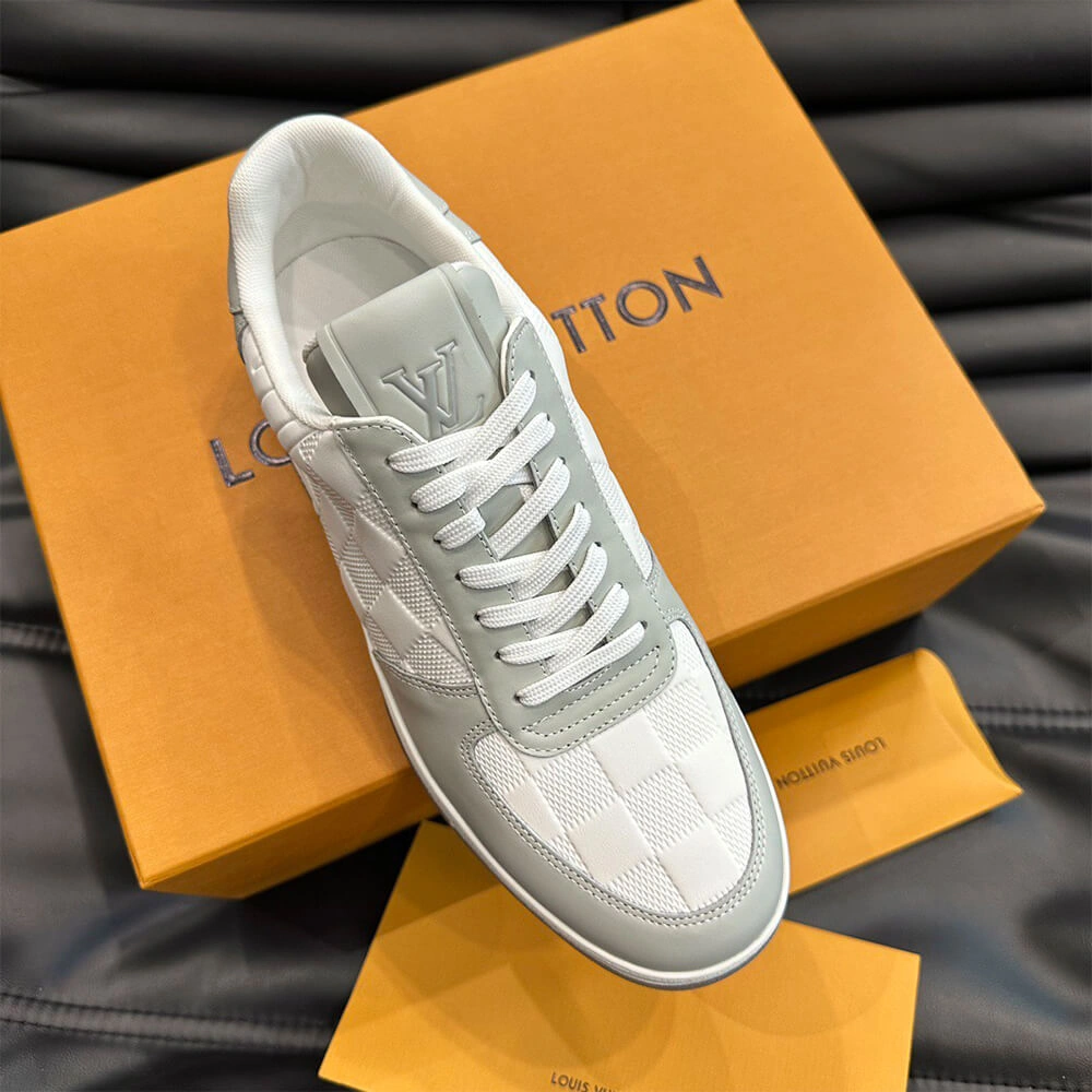 Louis Vuitton Rivoli Sneaker Durable 3245