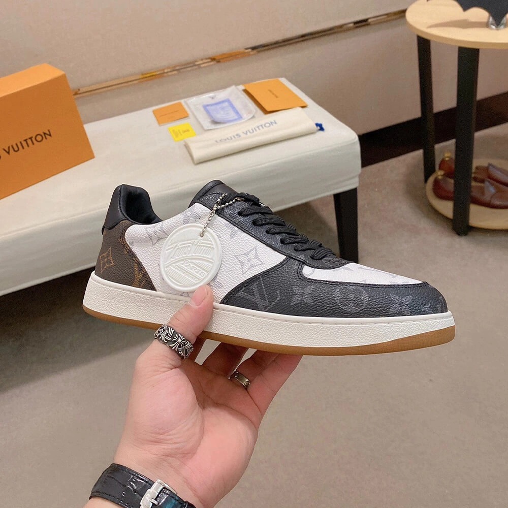 BestValue Louis Vuitton Rivoli Sneaker 3240