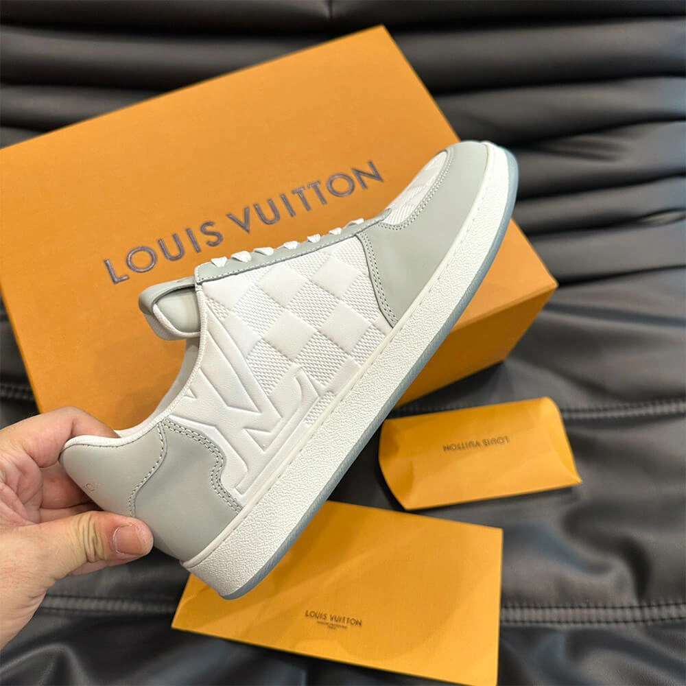 Louis Vuitton Rivoli Sneaker Durable 3245