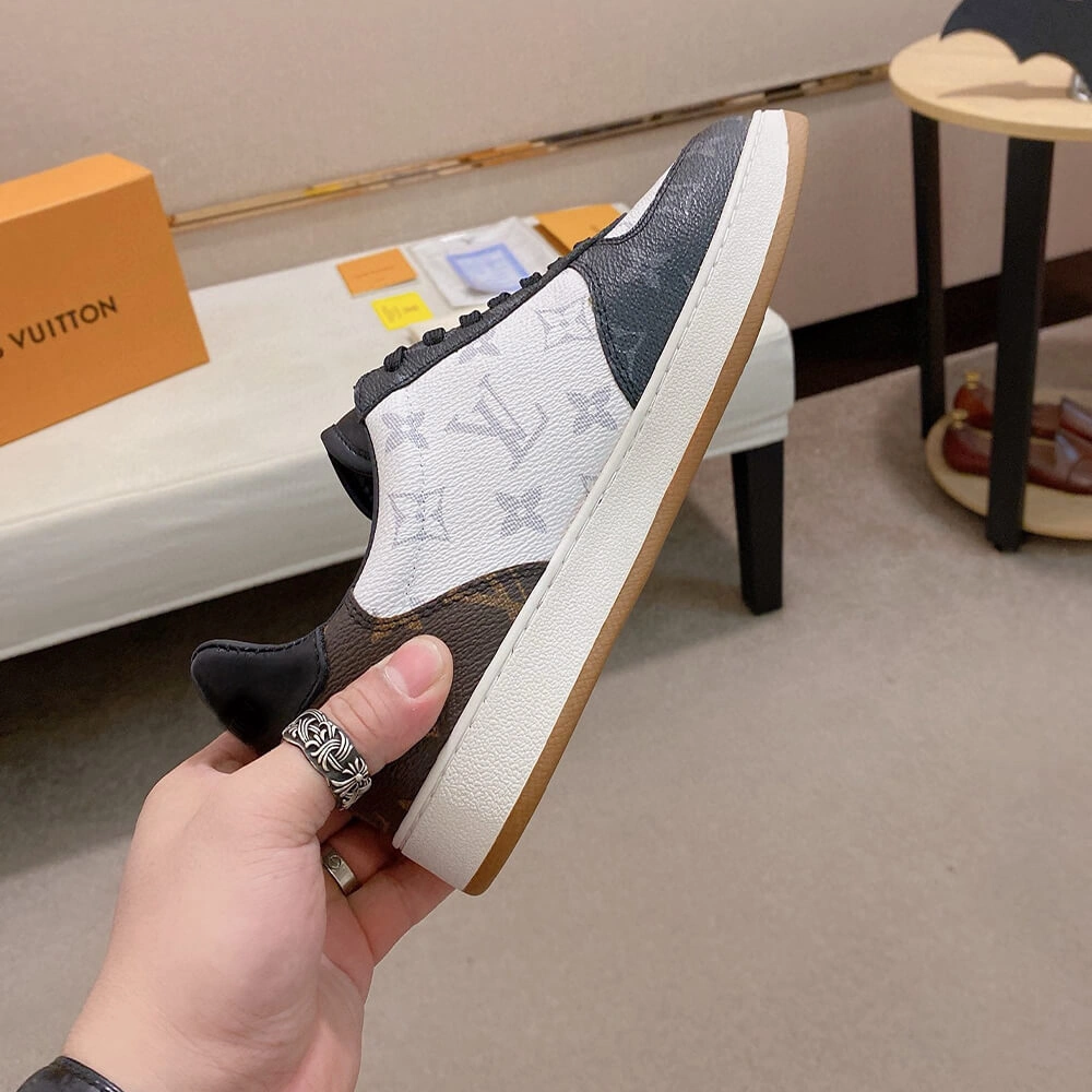 BestValue Louis Vuitton Rivoli Sneaker 3240