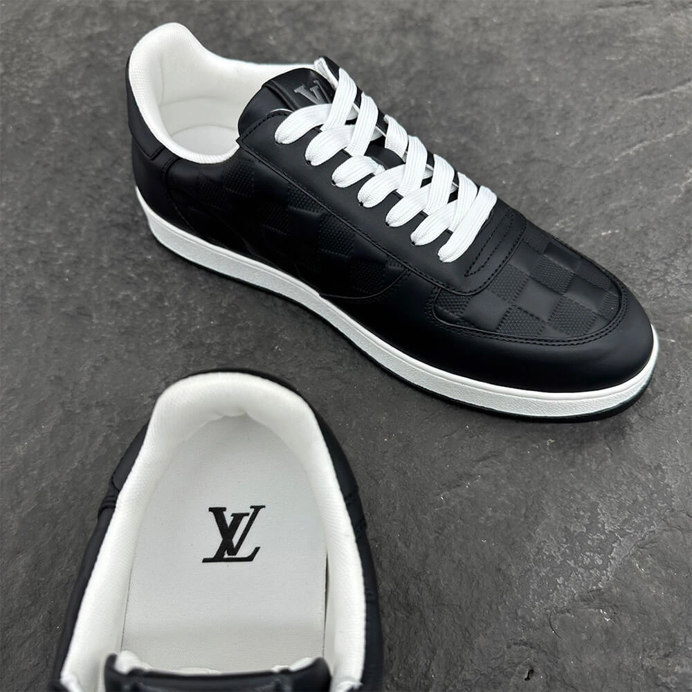 EasyMatch Louis Vuitton Rivoli Sneaker 3175