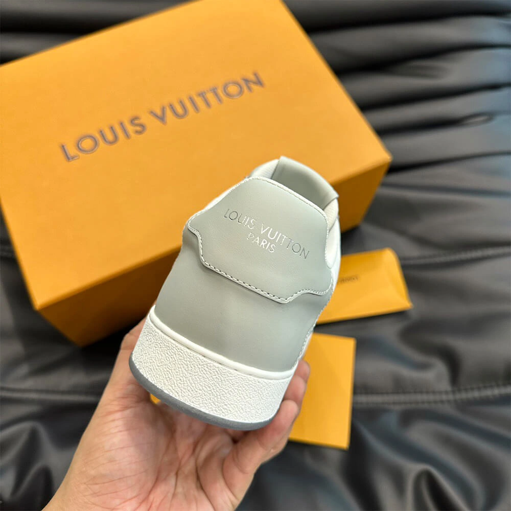 Louis Vuitton Rivoli Sneaker Durable 3245
