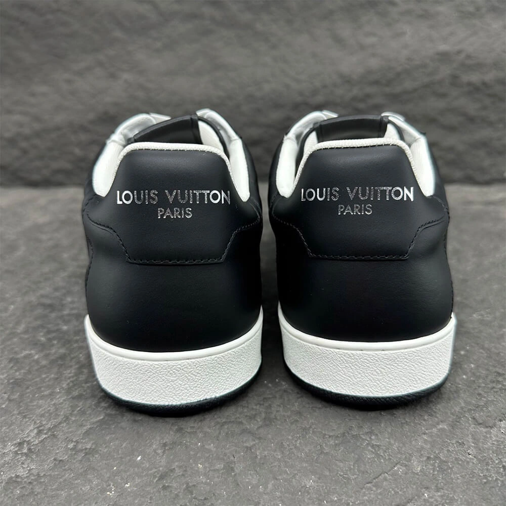 EasyMatch Louis Vuitton Rivoli Sneaker 3175