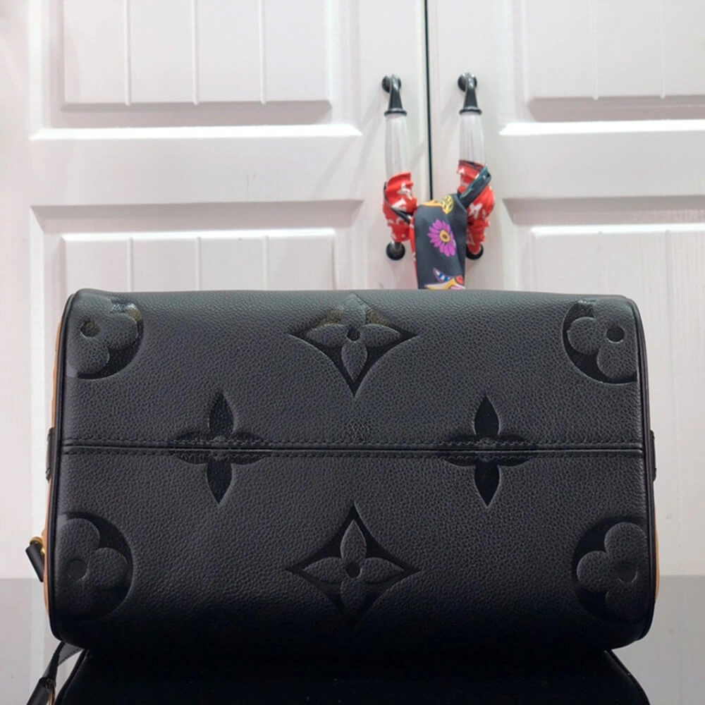 Lightweight Louis Vuitton SPEEDY BANDOULIERE 669