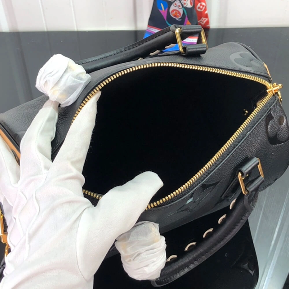 Lightweight Louis Vuitton SPEEDY BANDOULIERE 669