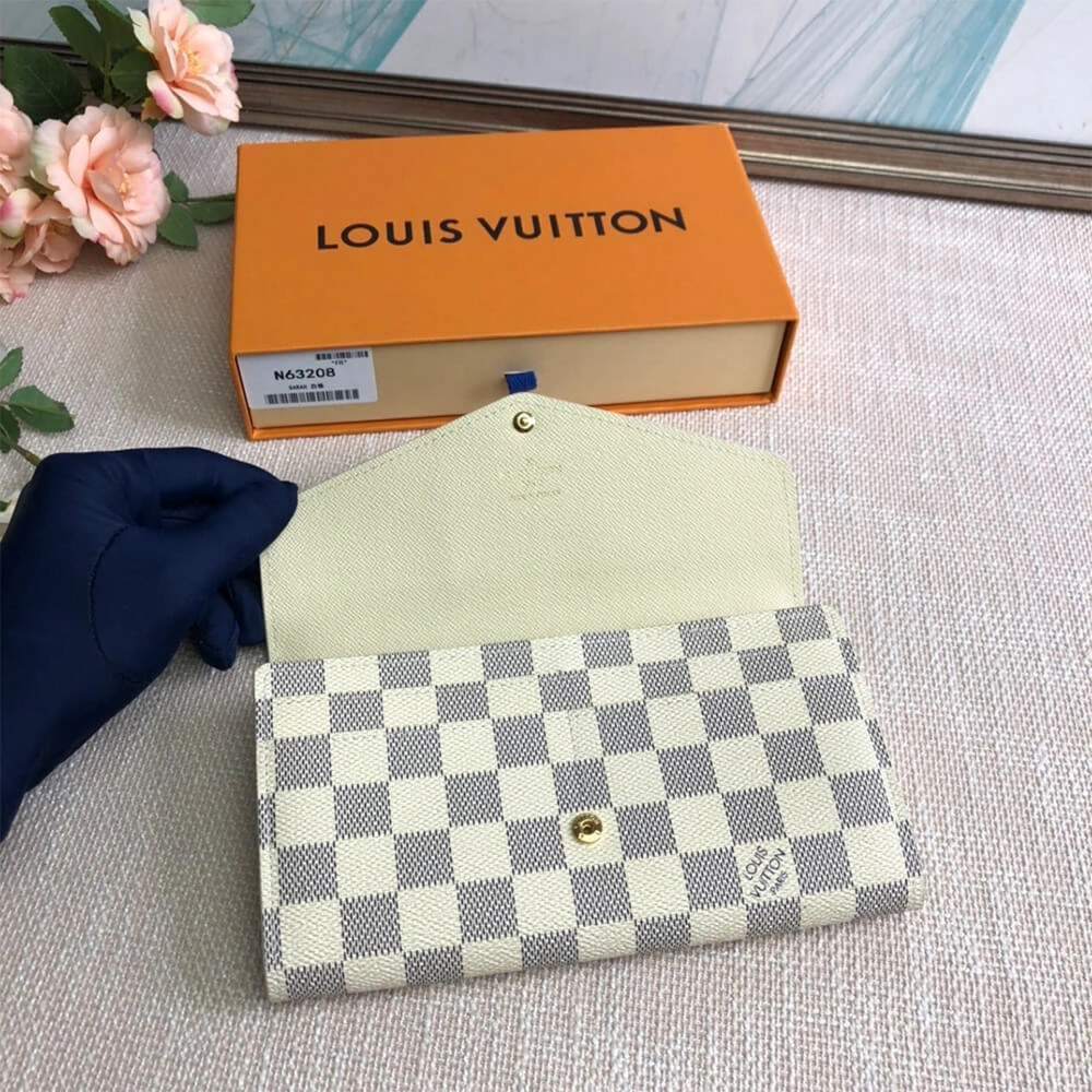 Vibrant Louis Vuitton Sarah Wallet 714