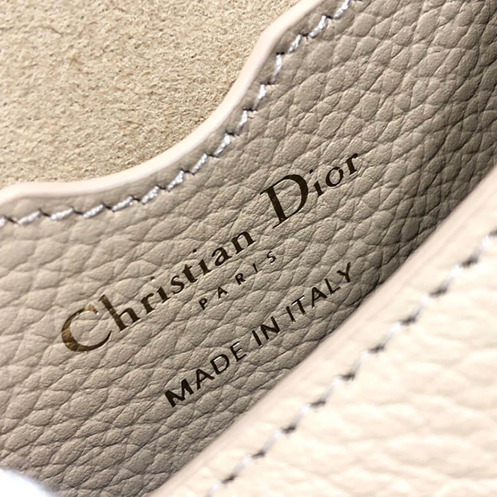 Popular MEDIUM DIOR BOBBY BAG 2440