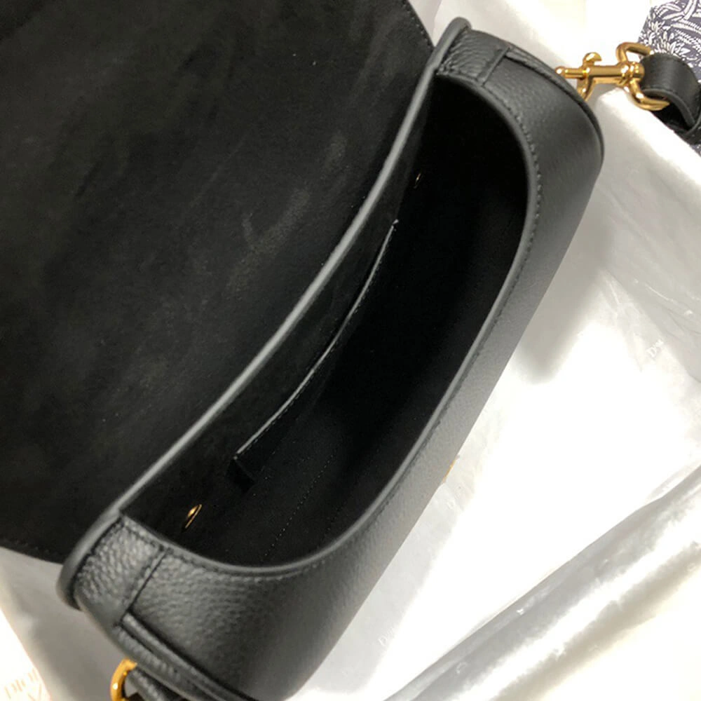 MEDIUM DIOR BOBBY BAG Versatile 2456