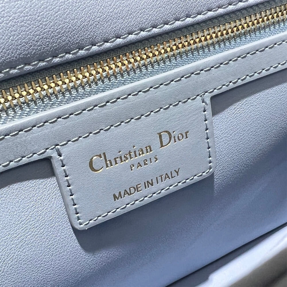 Bold MEDIUM DIOR CARO BAG 2289
