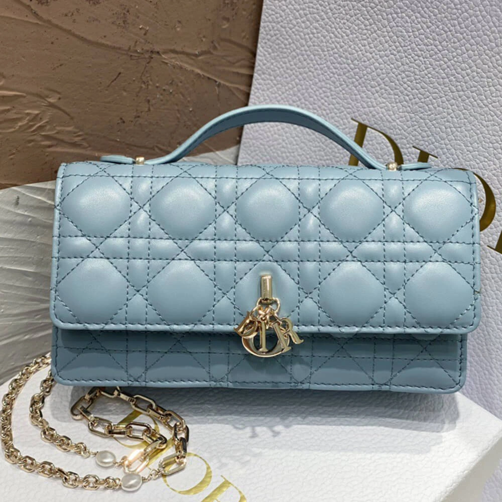 Cozy MISS DIOR MINI BAG 2287