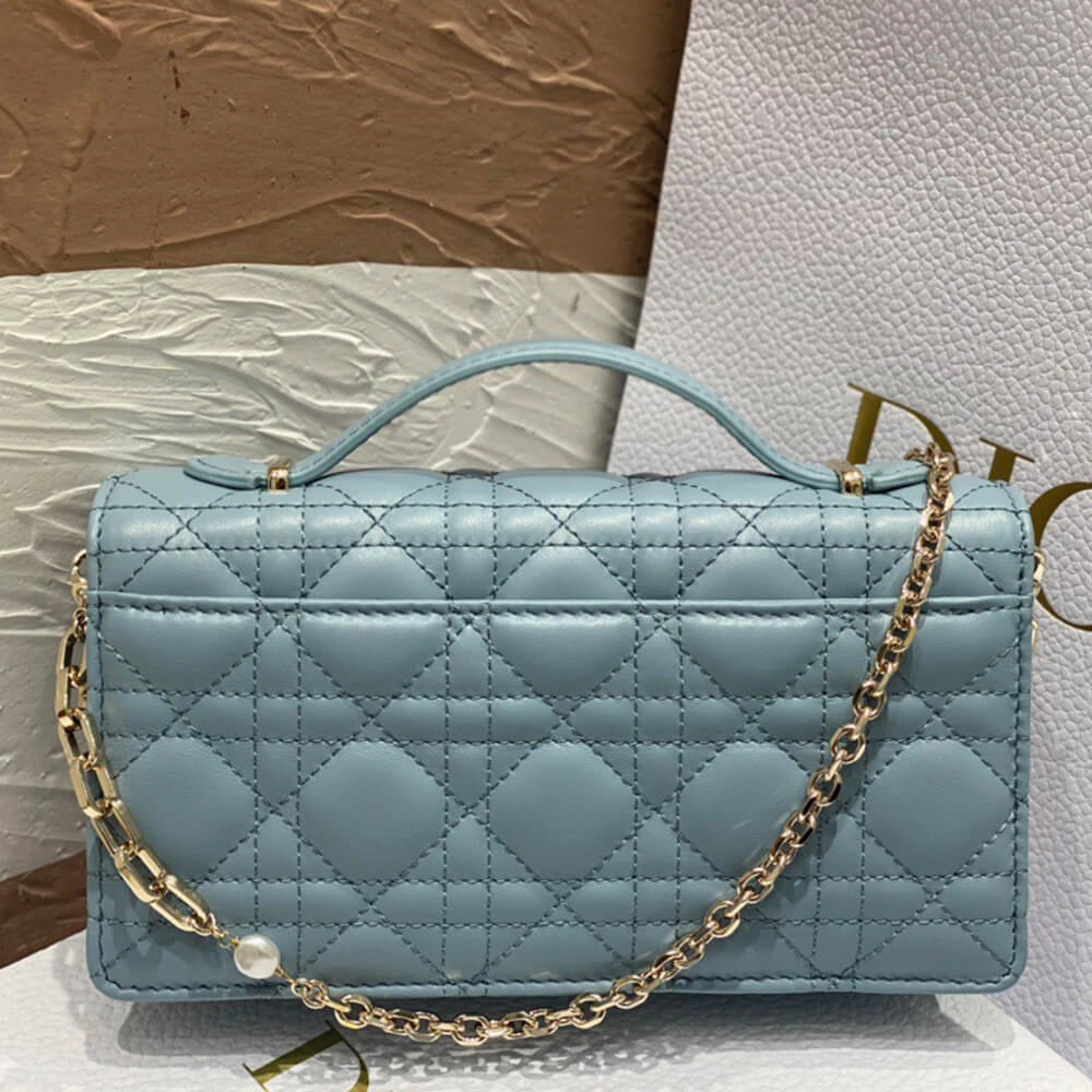 Cozy MISS DIOR MINI BAG 2287