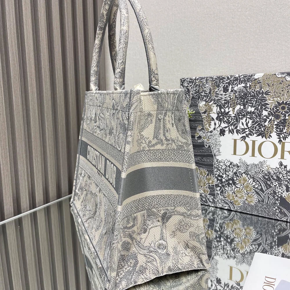 Medium Dior Book Tote MoistureWicking 2117