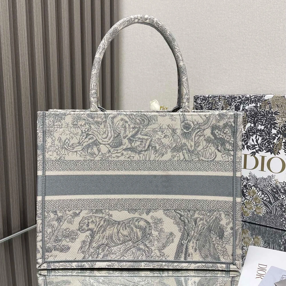 Medium Dior Book Tote MoistureWicking 2117