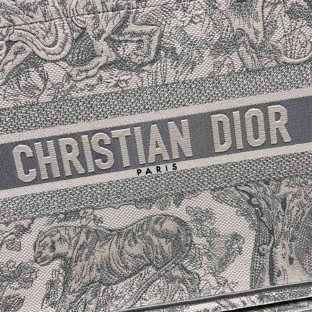 Medium Dior Book Tote MoistureWicking 2117