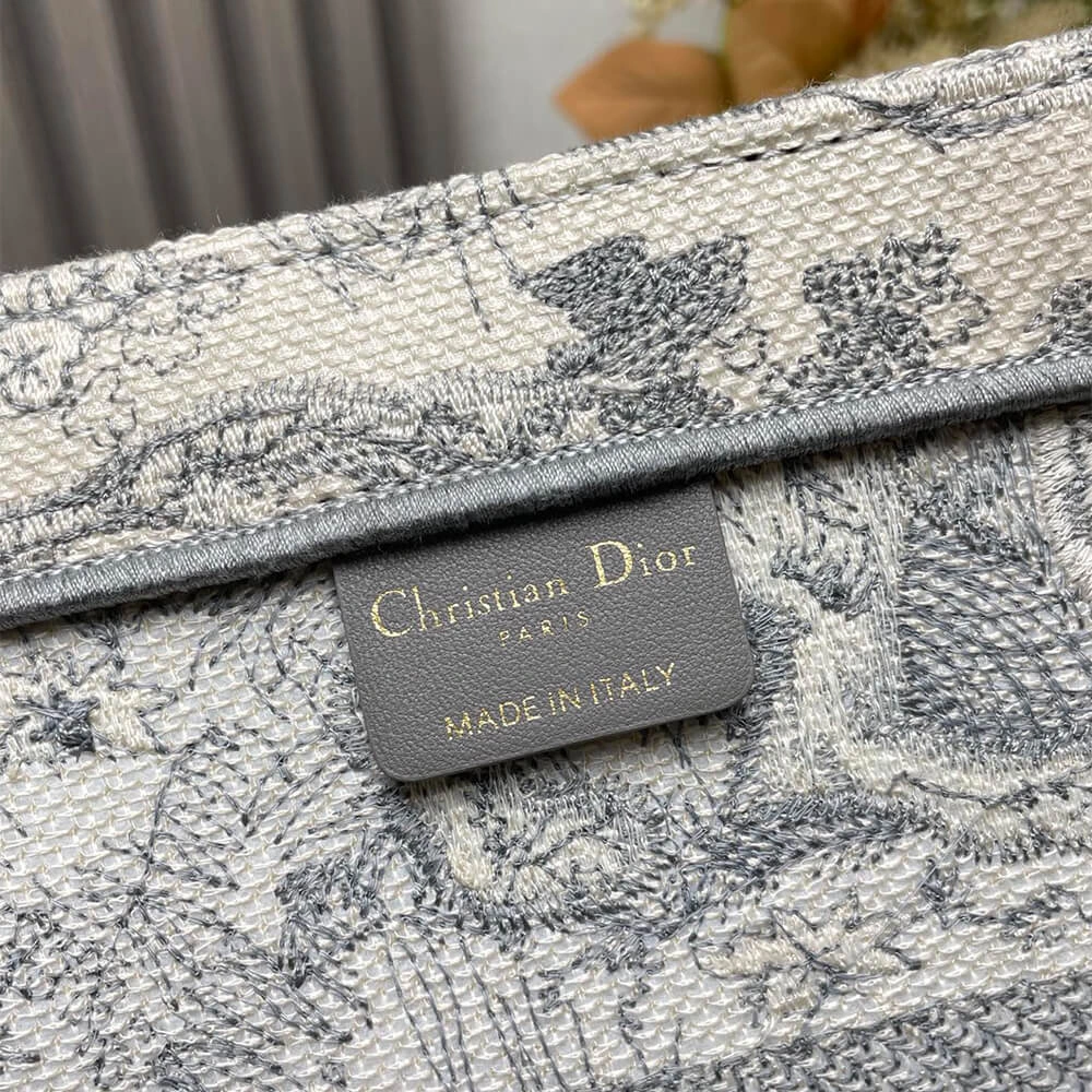 Medium Dior Book Tote MoistureWicking 2117