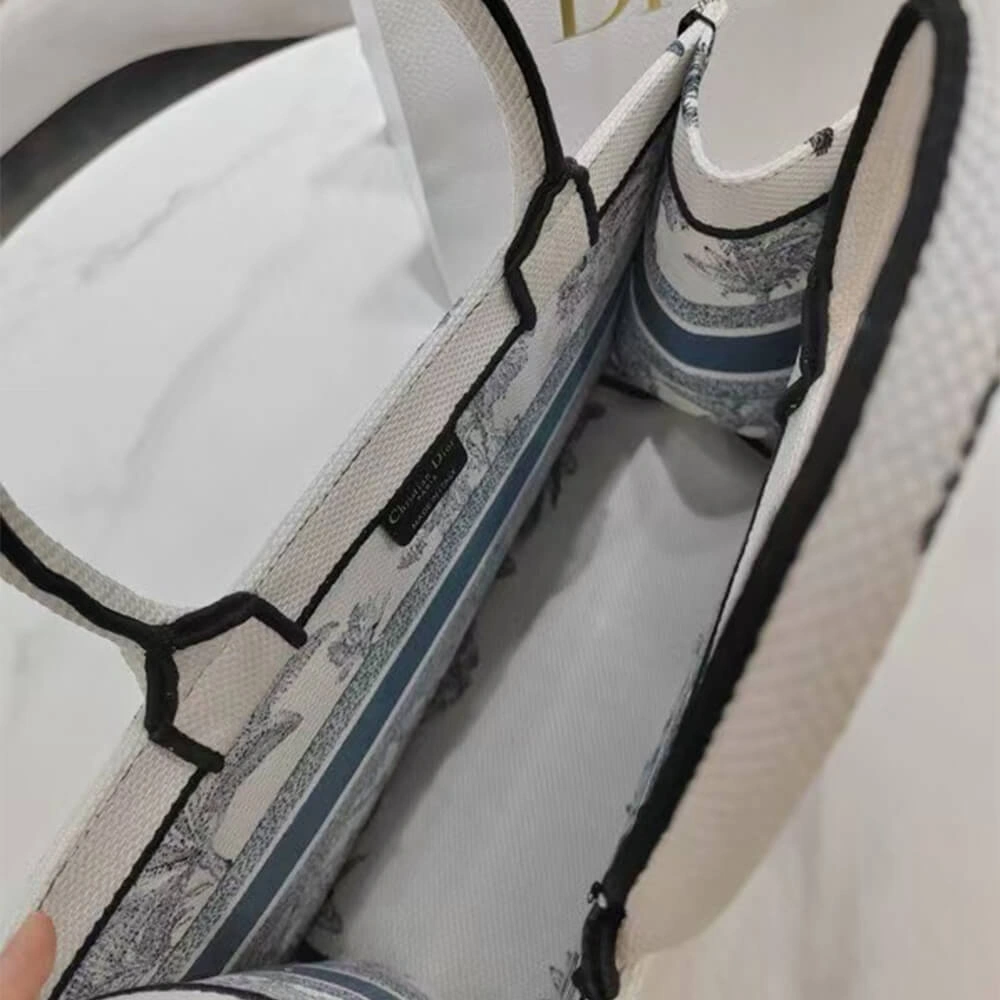 Medium Dior Book Tote Casual 2071
