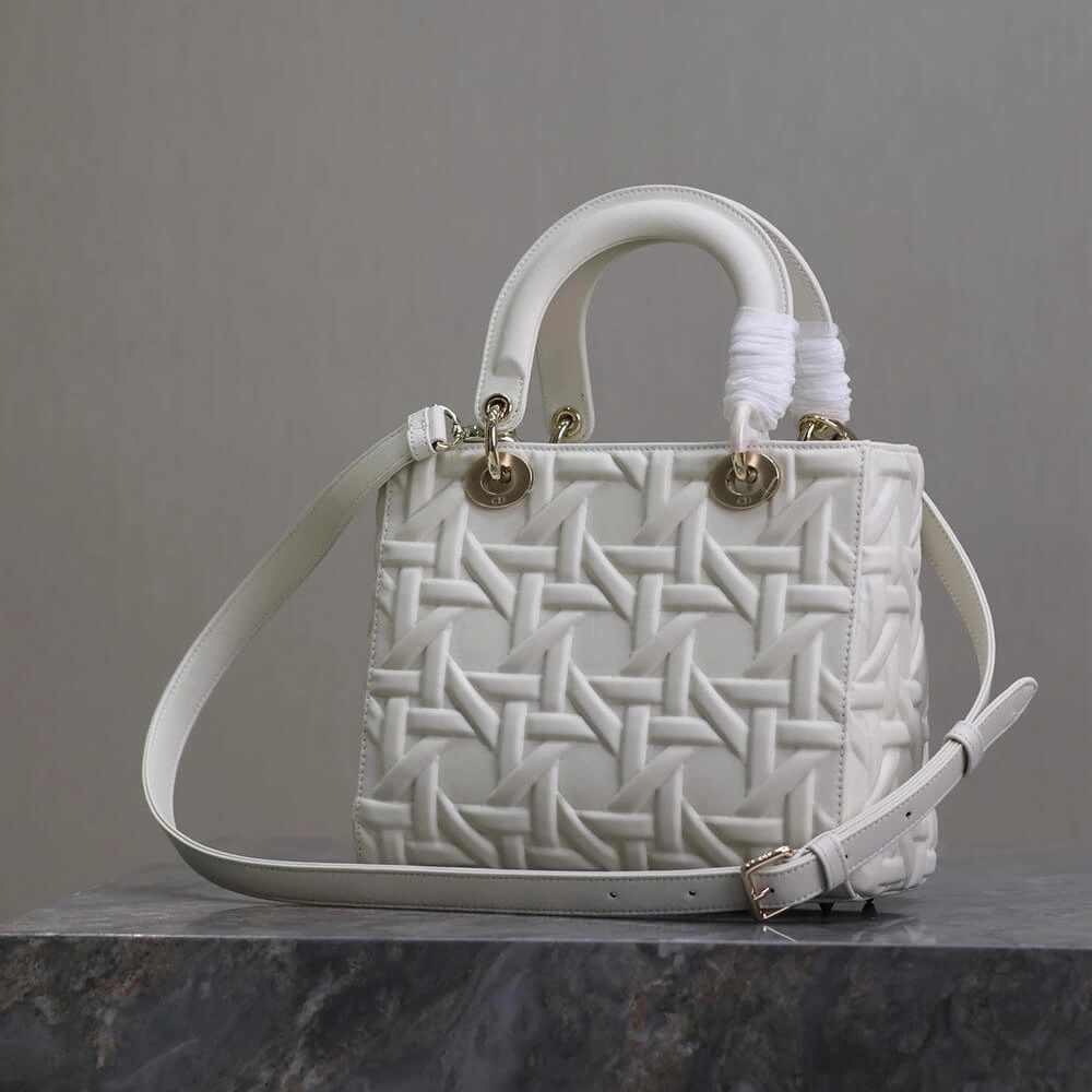 Medium Lady Dior Bag Breathable 2300