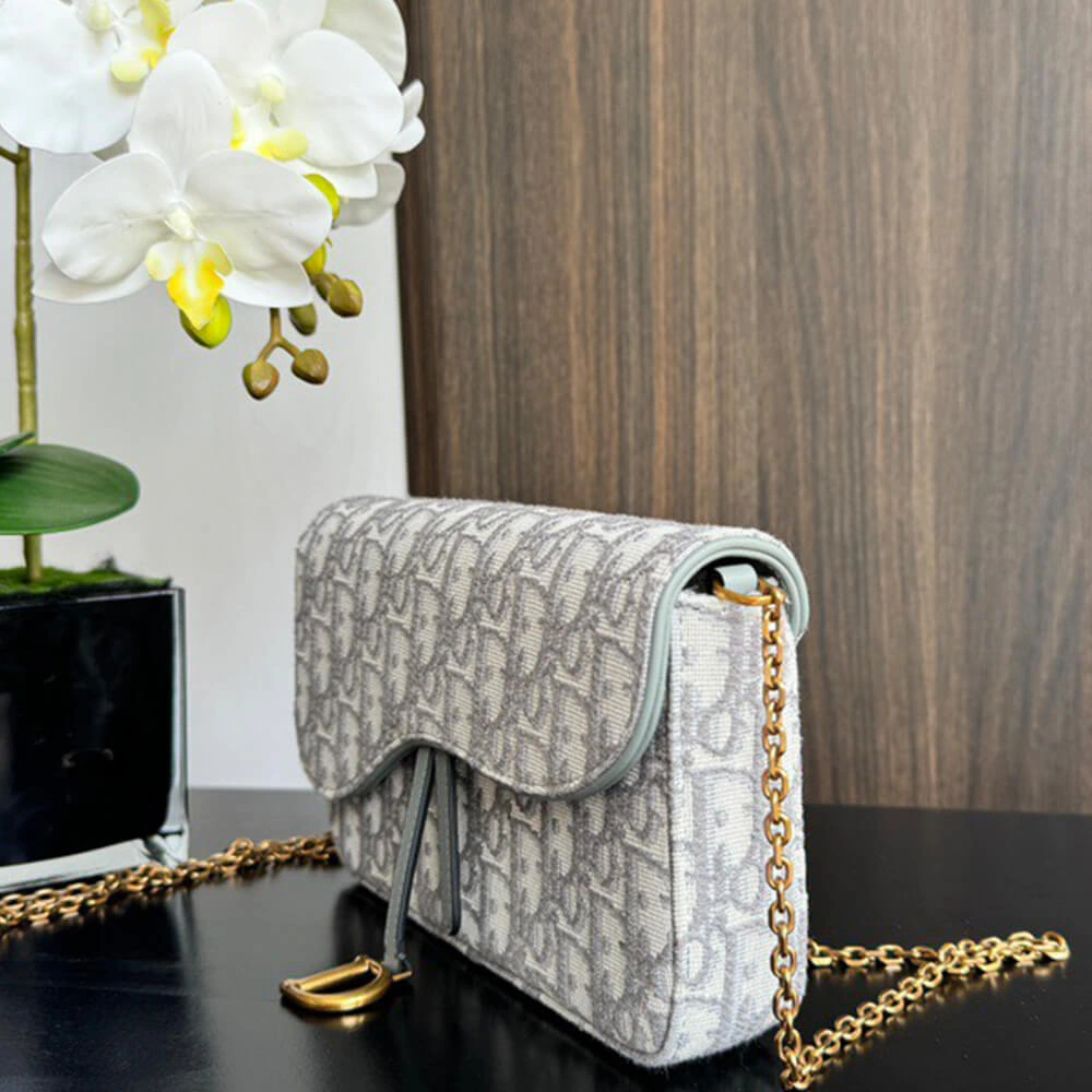 Medium Saddle Pouch with Chain Fashionable 2104