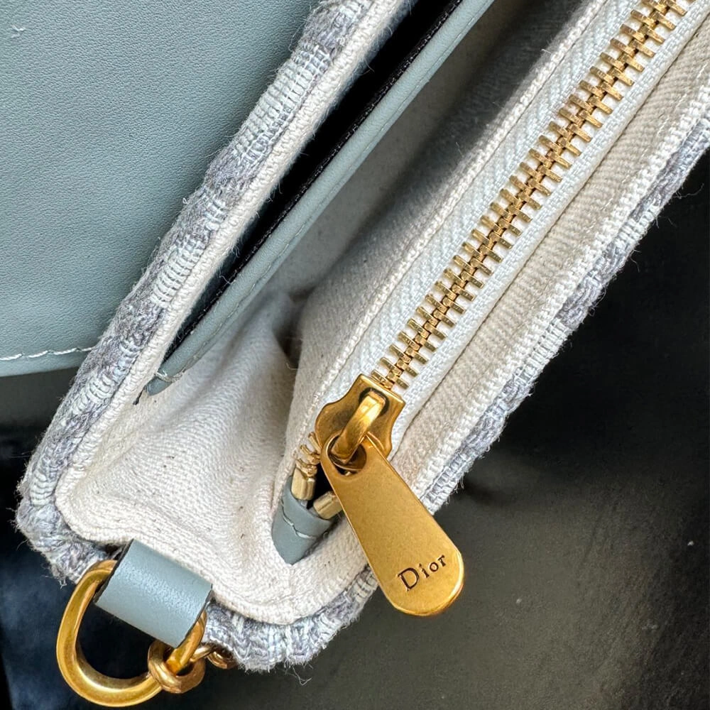 Medium Saddle Pouch with Chain Fashionable 2104