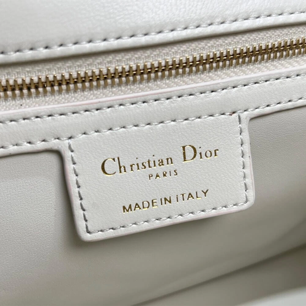 Modern Medium  Dior Caro Bag(HIGH-END GRADE) 2144
