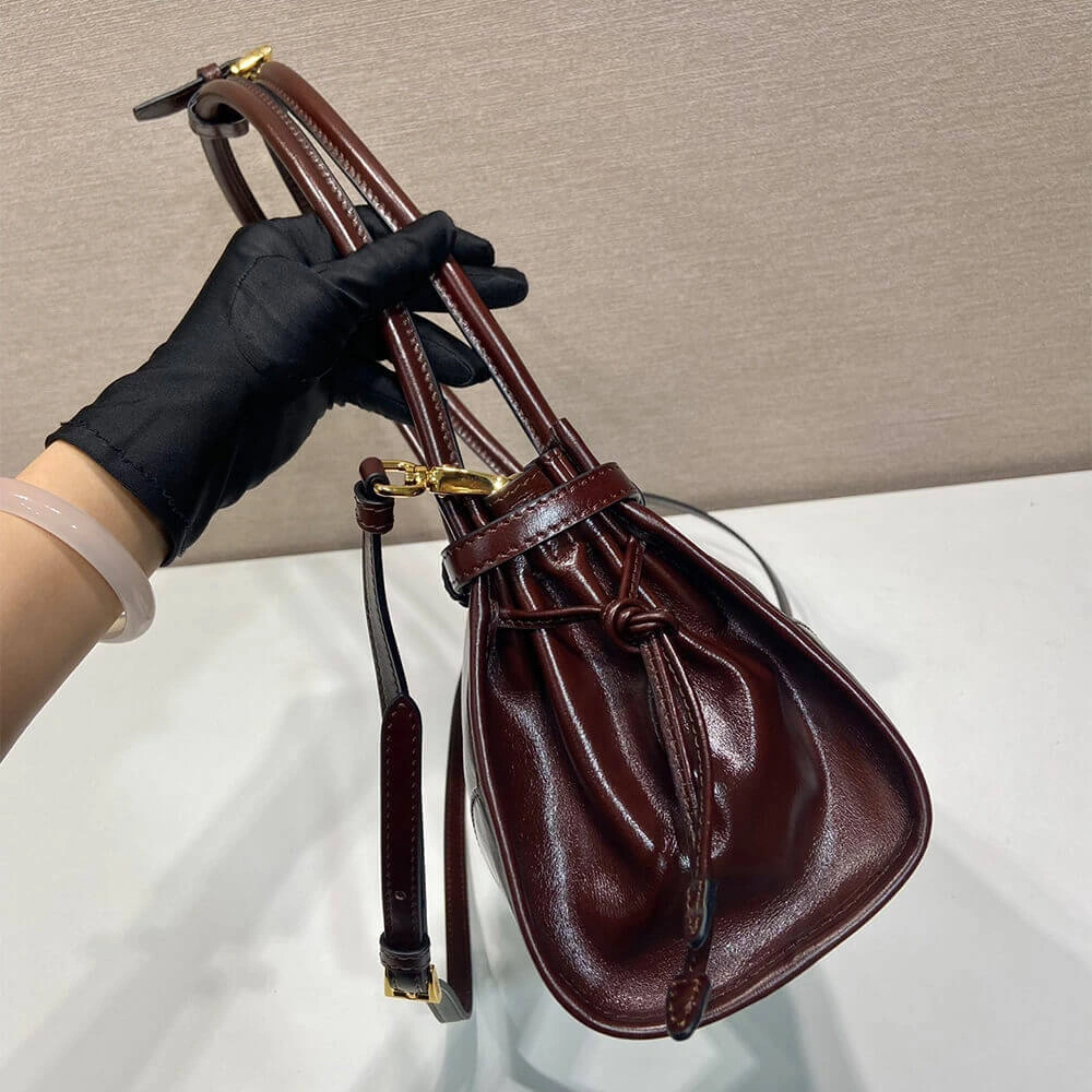 OdorResistant Prada  medium leather handbag(HIGH-END GRADE) 2927