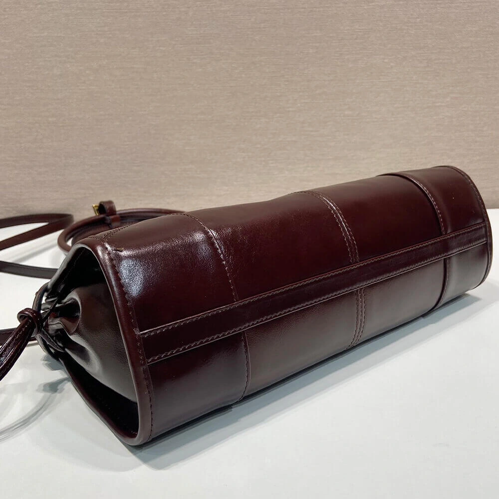 OdorResistant Prada  medium leather handbag(HIGH-END GRADE) 2927