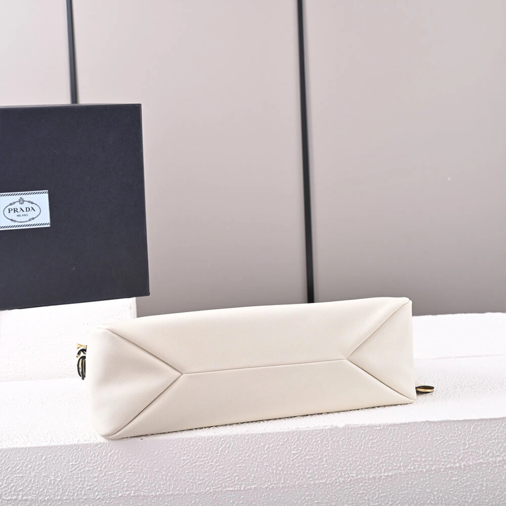 Lightweight Prada Aimee large leather shoulder bag 2915