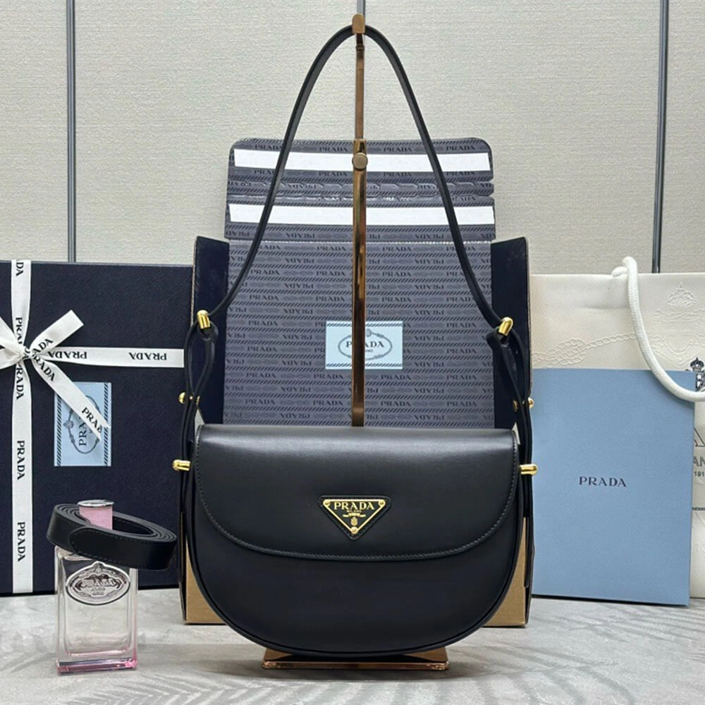 Casual Prada Arque leather shoulder bag with flap 2985