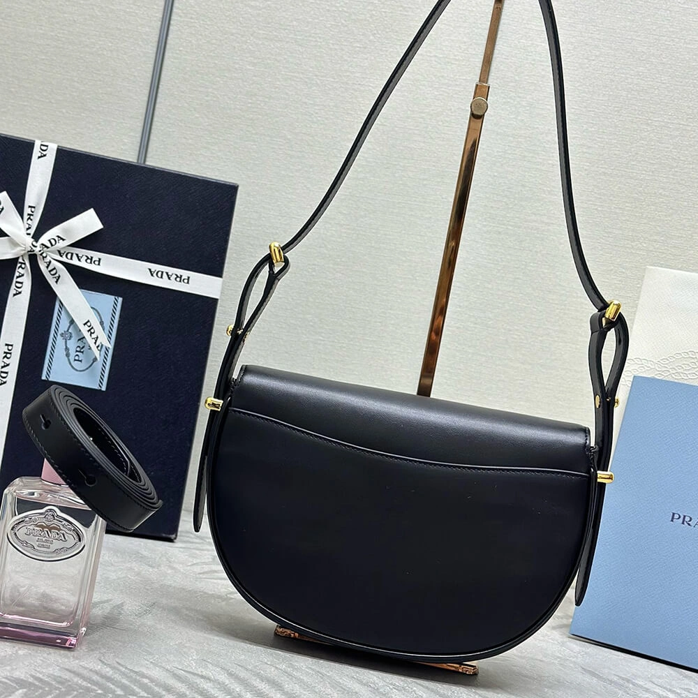 Casual Prada Arque leather shoulder bag with flap 2985