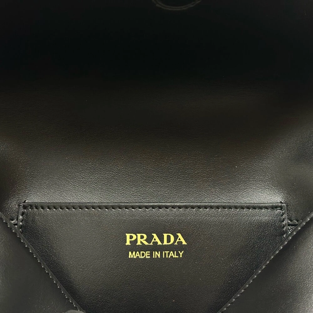 Casual Prada Arque leather shoulder bag with flap 2985