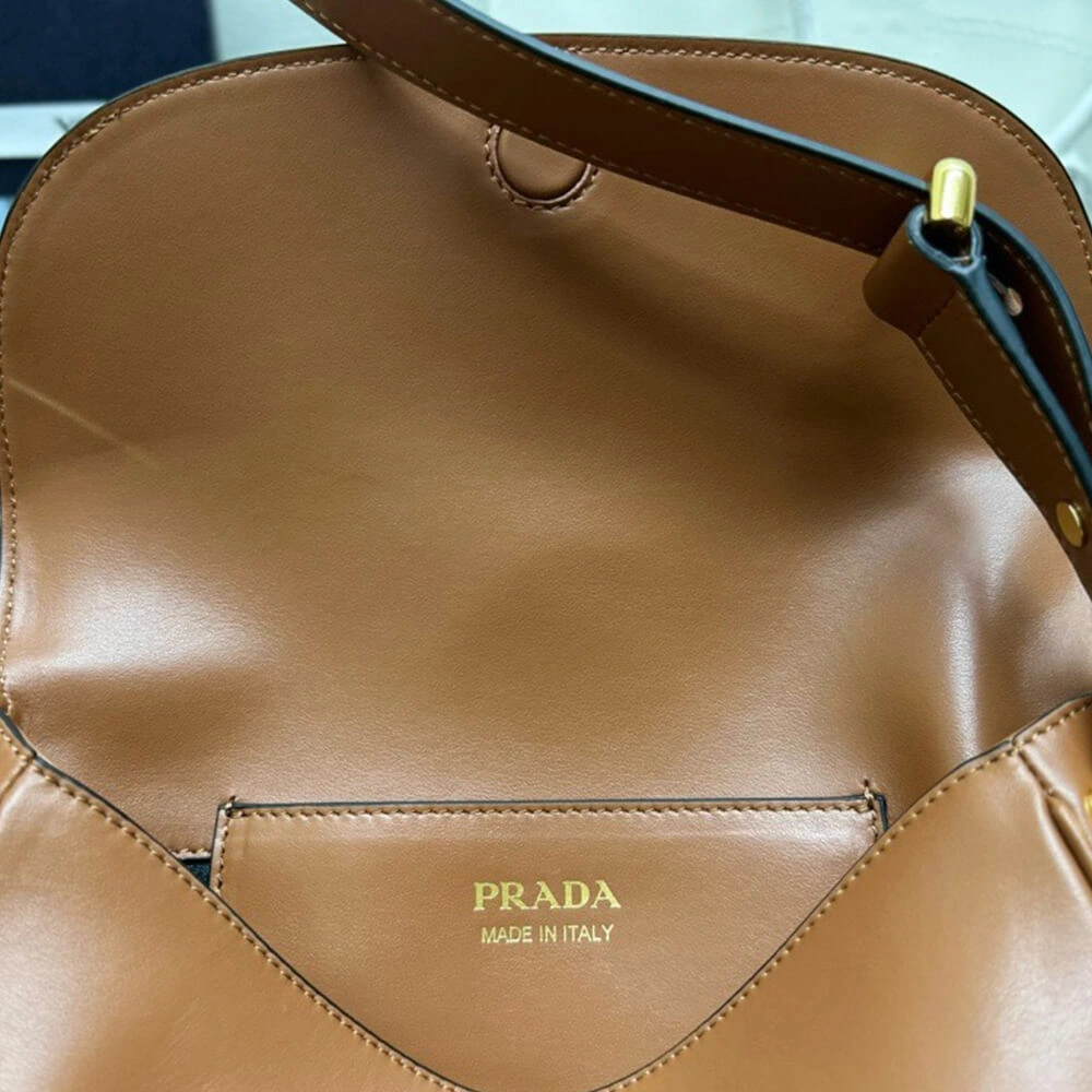 Prada Arque leather shoulder bag with flap Durable 2971