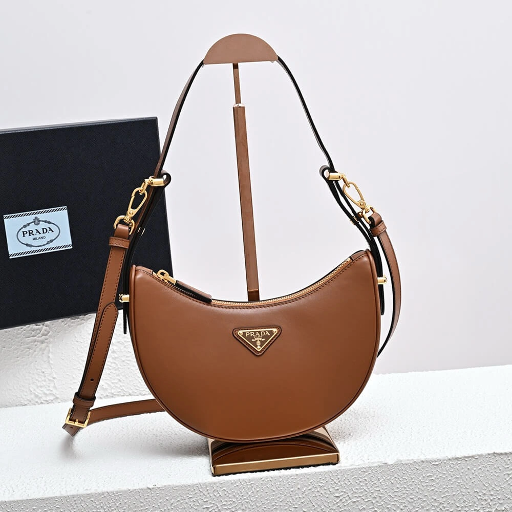 Prada Arque leather shoulder bag ZipUp 2909