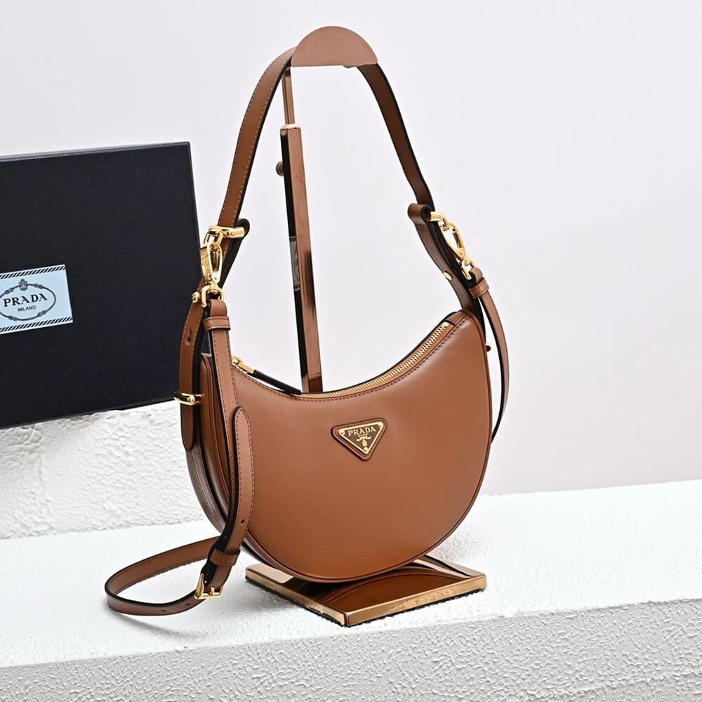 Prada Arque leather shoulder bag ZipUp 2909