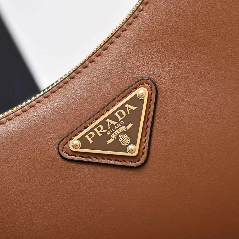 Prada Arque leather shoulder bag ZipUp 2909