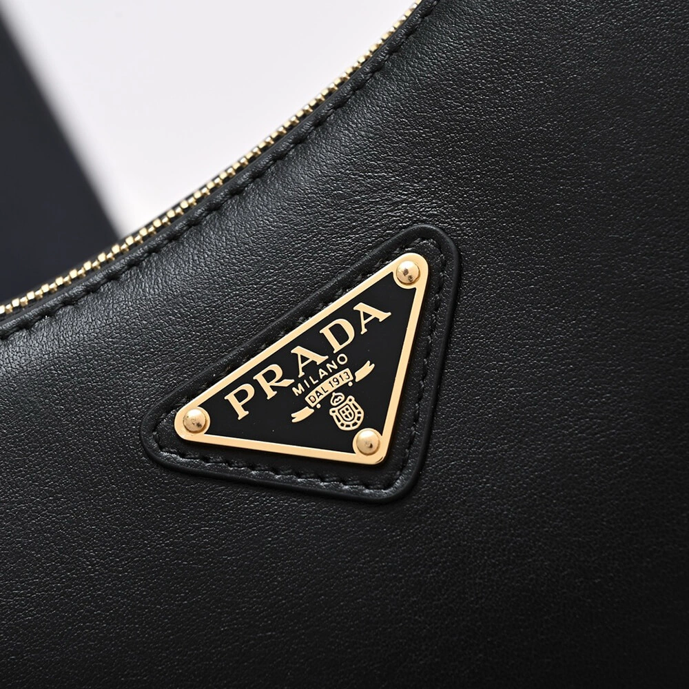 Prada Arque leather shoulder bag Durable 2908