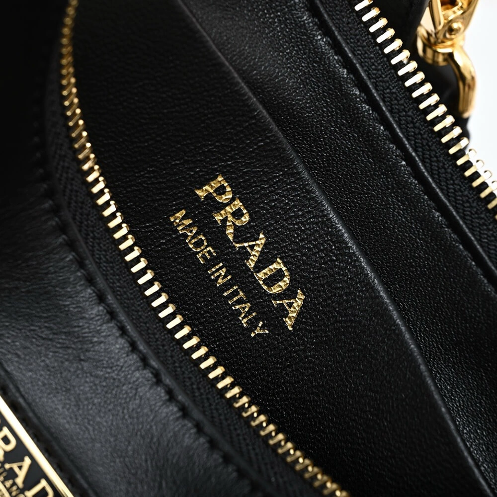 Prada Arque leather shoulder bag Durable 2908