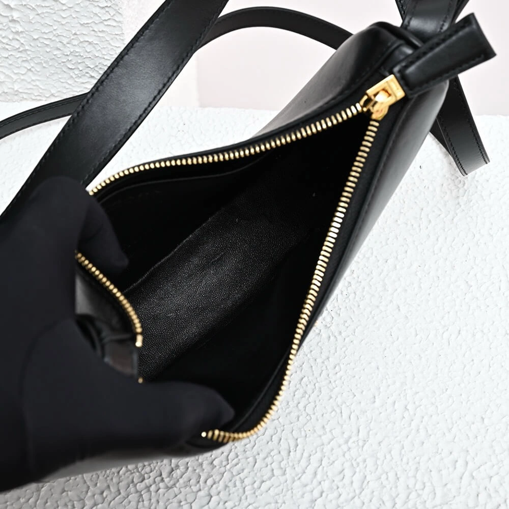 Prada Arque leather shoulder bag Durable 2908
