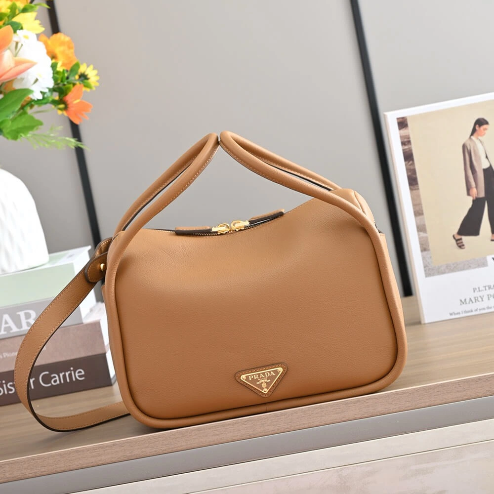 Comfortable Prada Darling leather handbag 2898