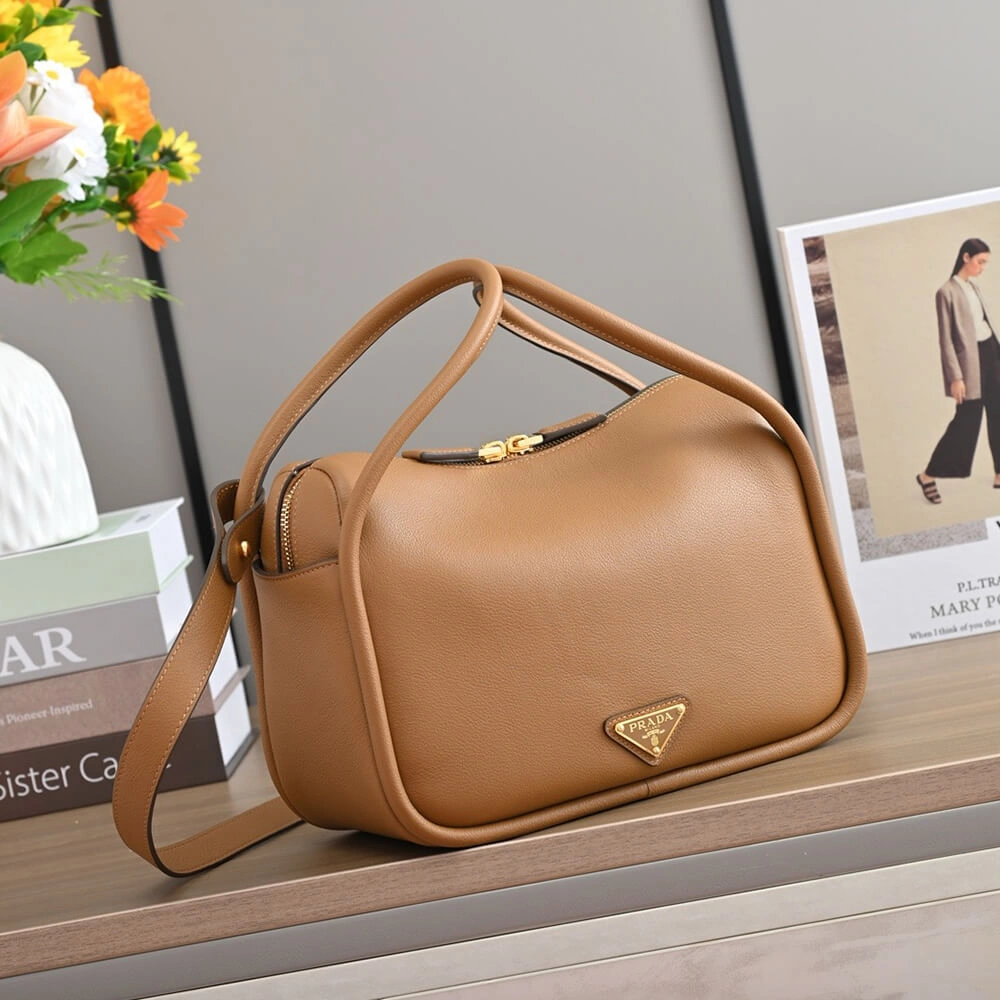 Comfortable Prada Darling leather handbag 2898